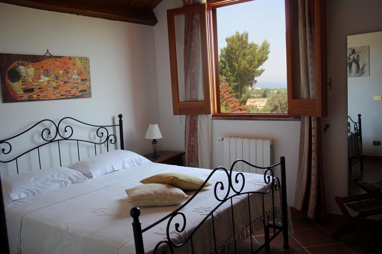 Bed and Breakfast Uliveto House à Castellammare del Golfo Extérieur photo